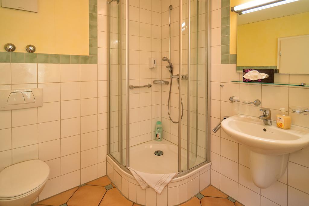 Hotel Zum Lieben Augustin Meersburg Habitación foto