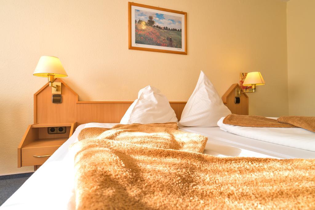 Hotel Zum Lieben Augustin Meersburg Habitación foto