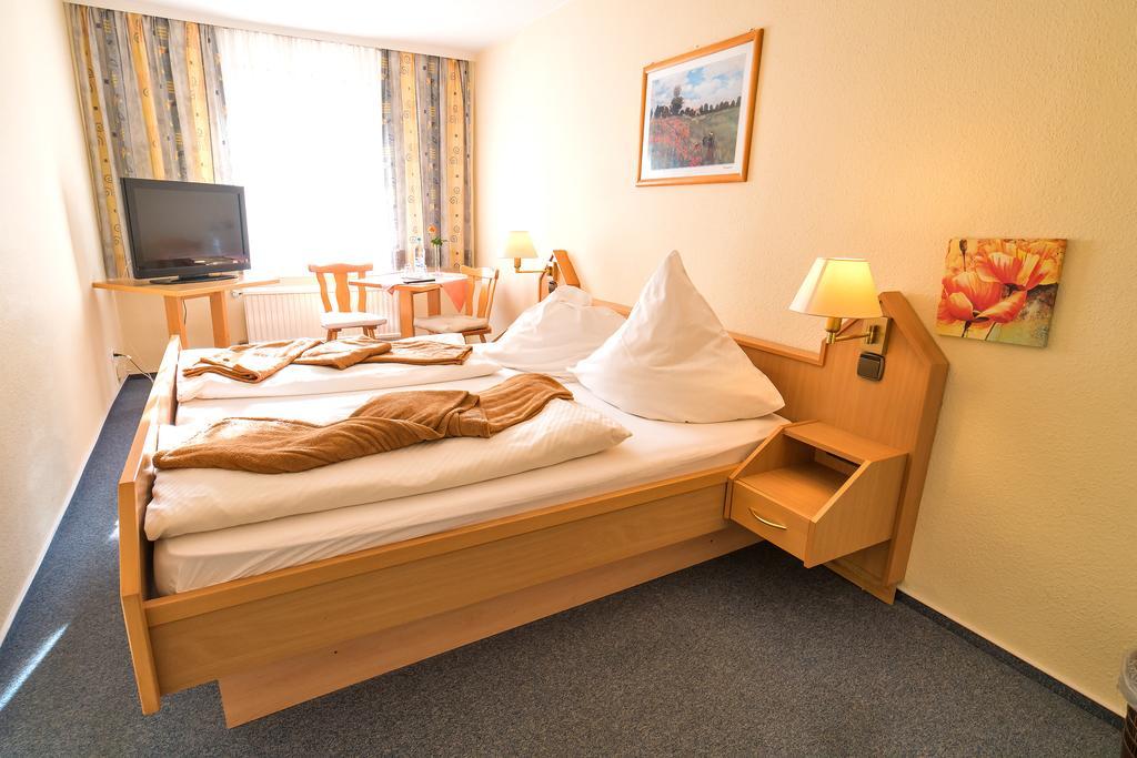 Hotel Zum Lieben Augustin Meersburg Habitación foto
