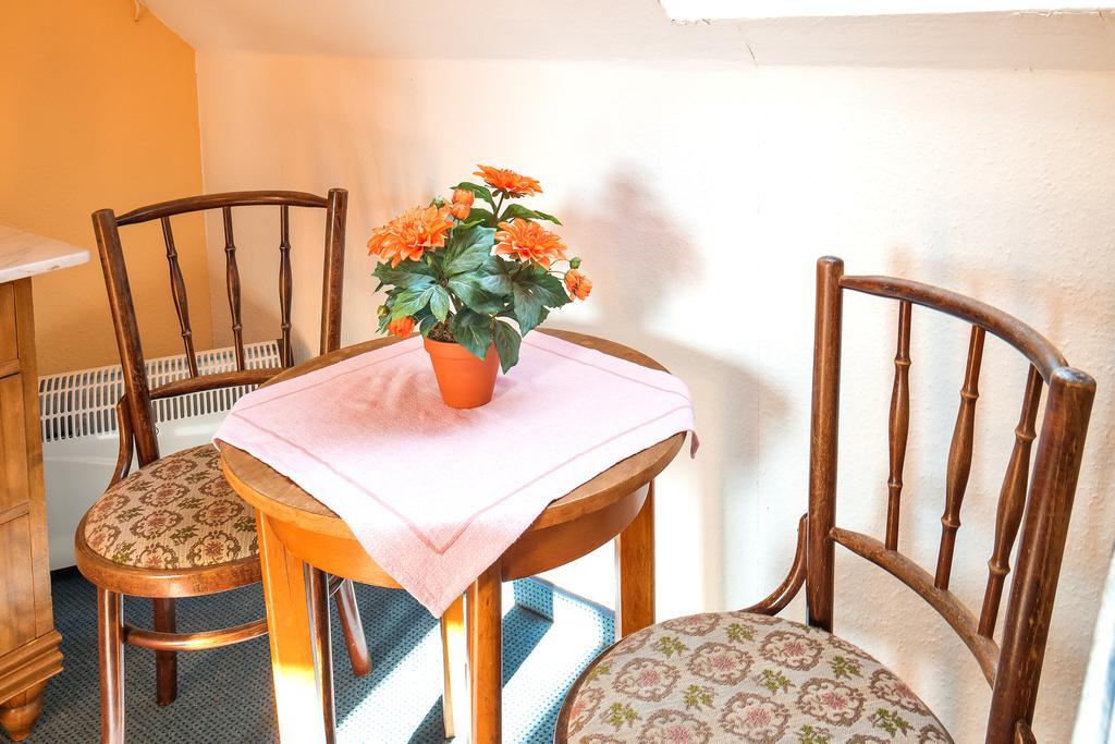 Hotel Zum Lieben Augustin Meersburg Habitación foto