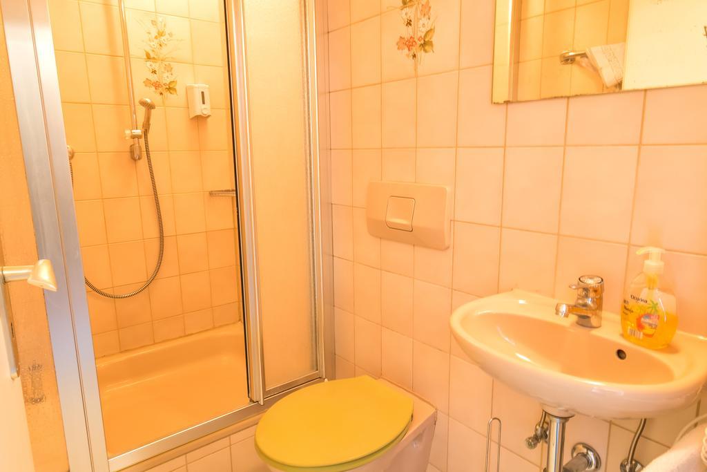 Hotel Zum Lieben Augustin Meersburg Habitación foto